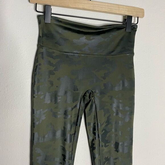 Spanx Green Camo High Waist Leggings Size S - Picture 7 of 15